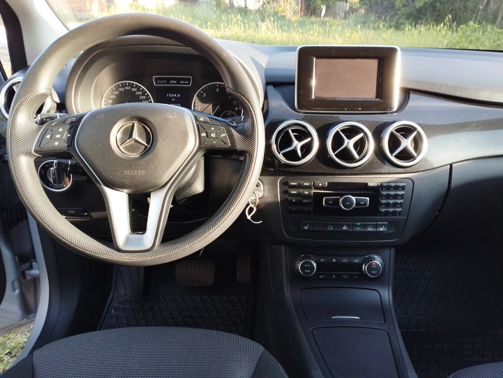 Mercedes-Benz 200  - изображение 9