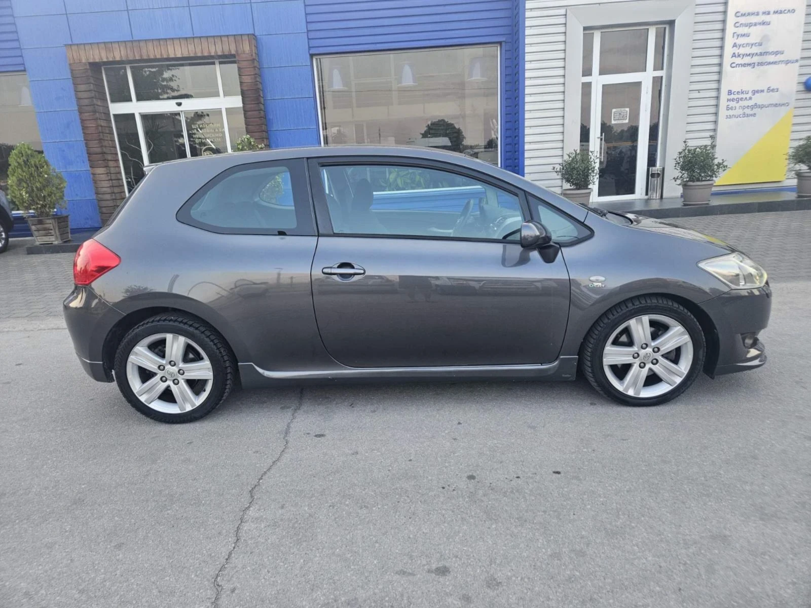 Toyota Auris 2.2D - изображение 6