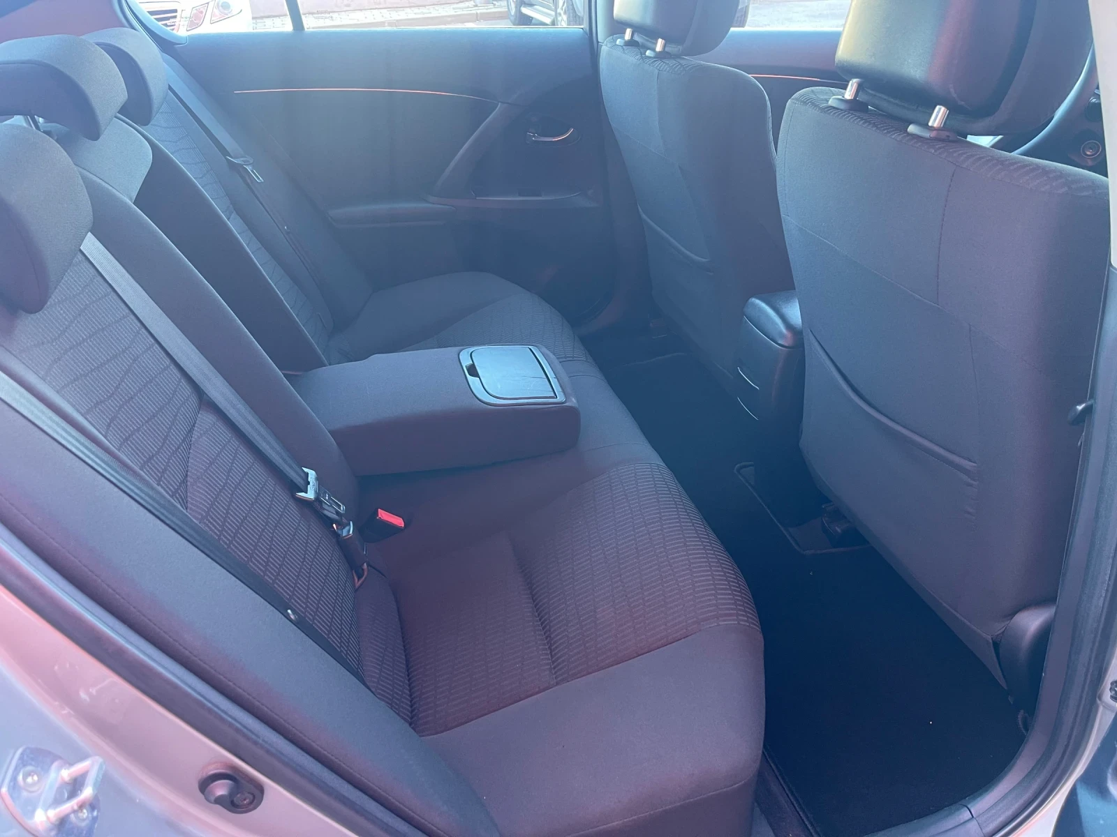 Toyota Avensis 2.0D4D 126k.c. | Mobile.bg   13