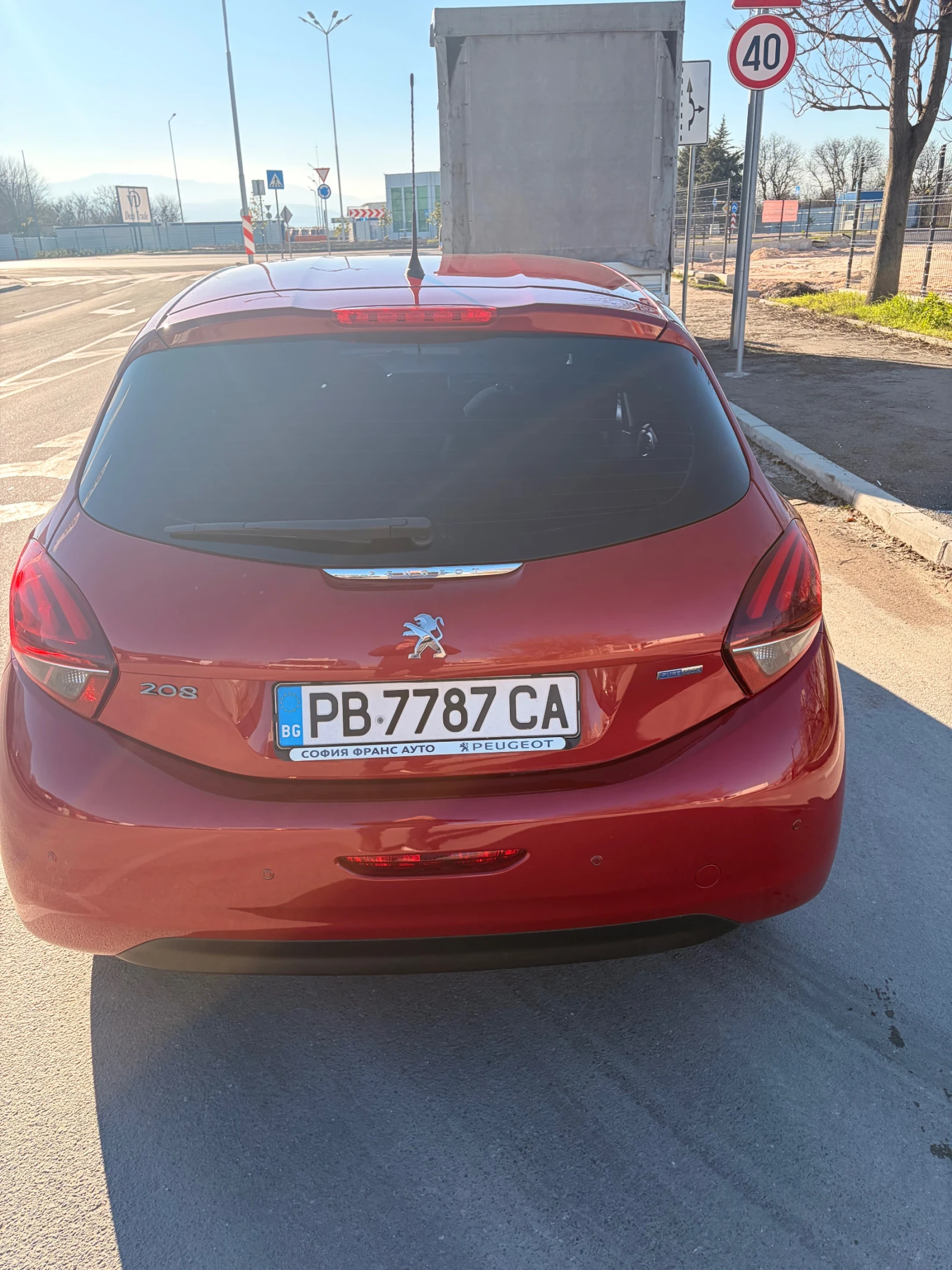 Peugeot 208  - изображение 2
