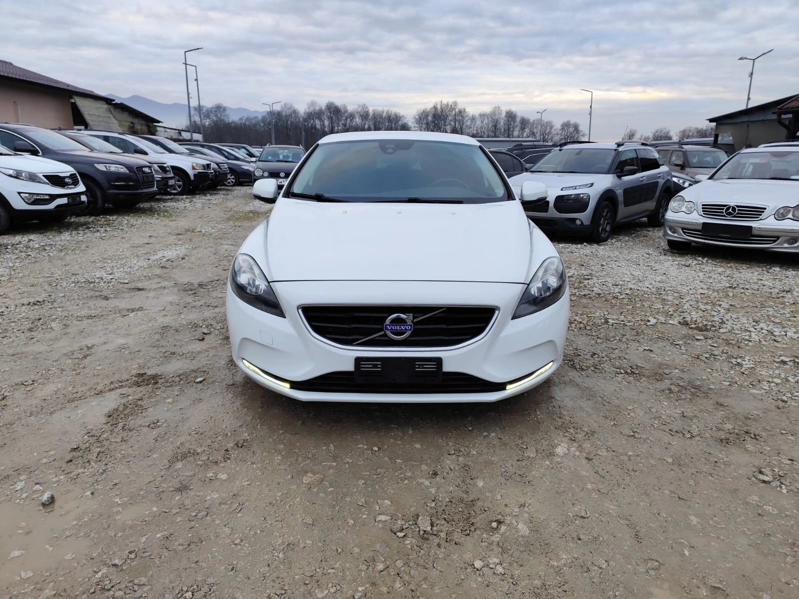 Volvo V40 1.6 дизел Автомат Италия - изображение 2