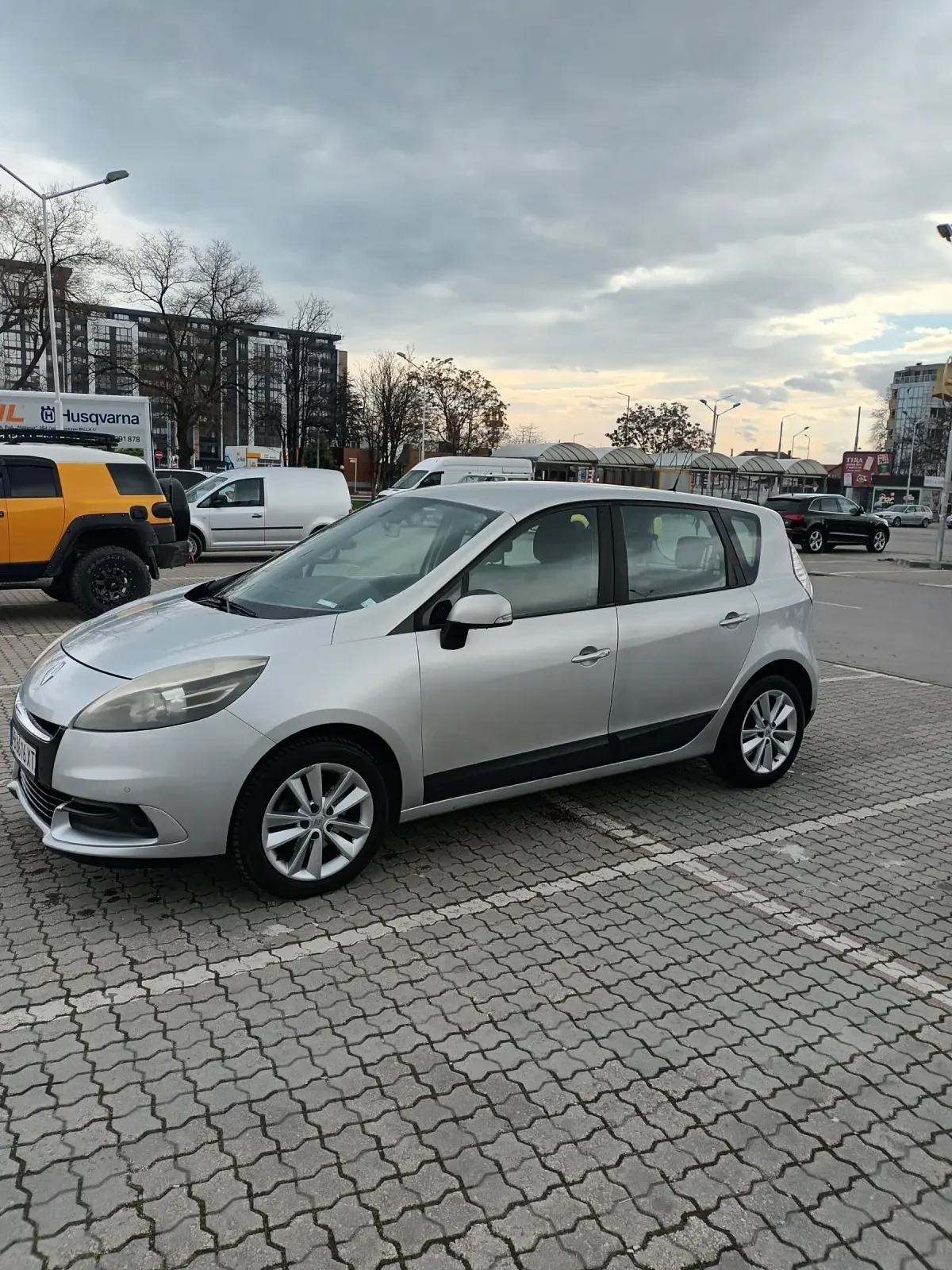 Renault Scenic, снимка 2 - Автомобили и джипове - 53563135