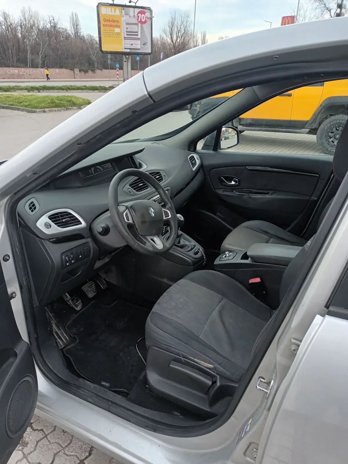 Renault Scenic, снимка 6 - Автомобили и джипове - 53563135