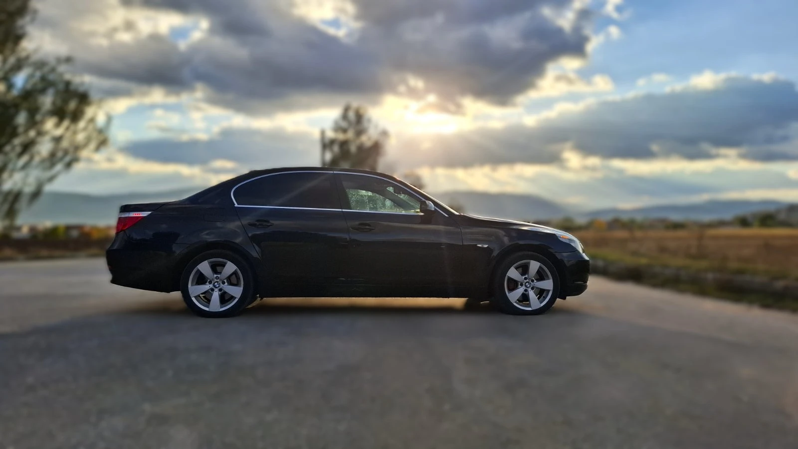 BMW 525 xi, снимка 3 - Автомобили и джипове - 54071593