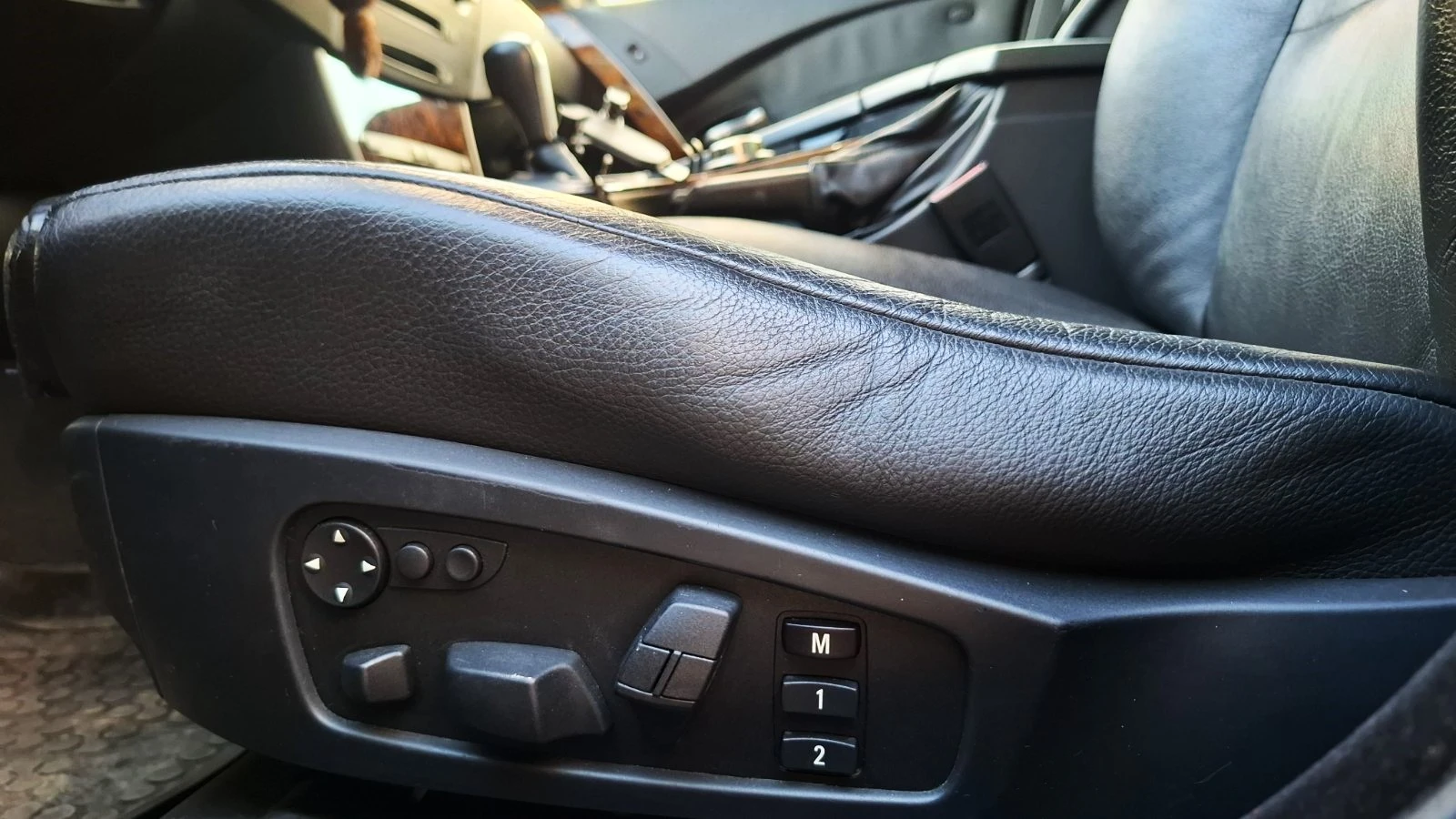 BMW 525 xi, снимка 13 - Автомобили и джипове - 54071593