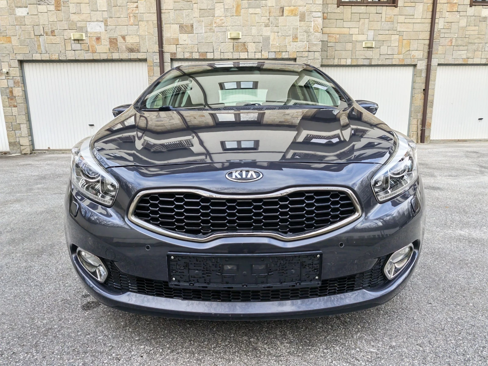 Kia Ceed 1.6 GDI 135 к.с premium 