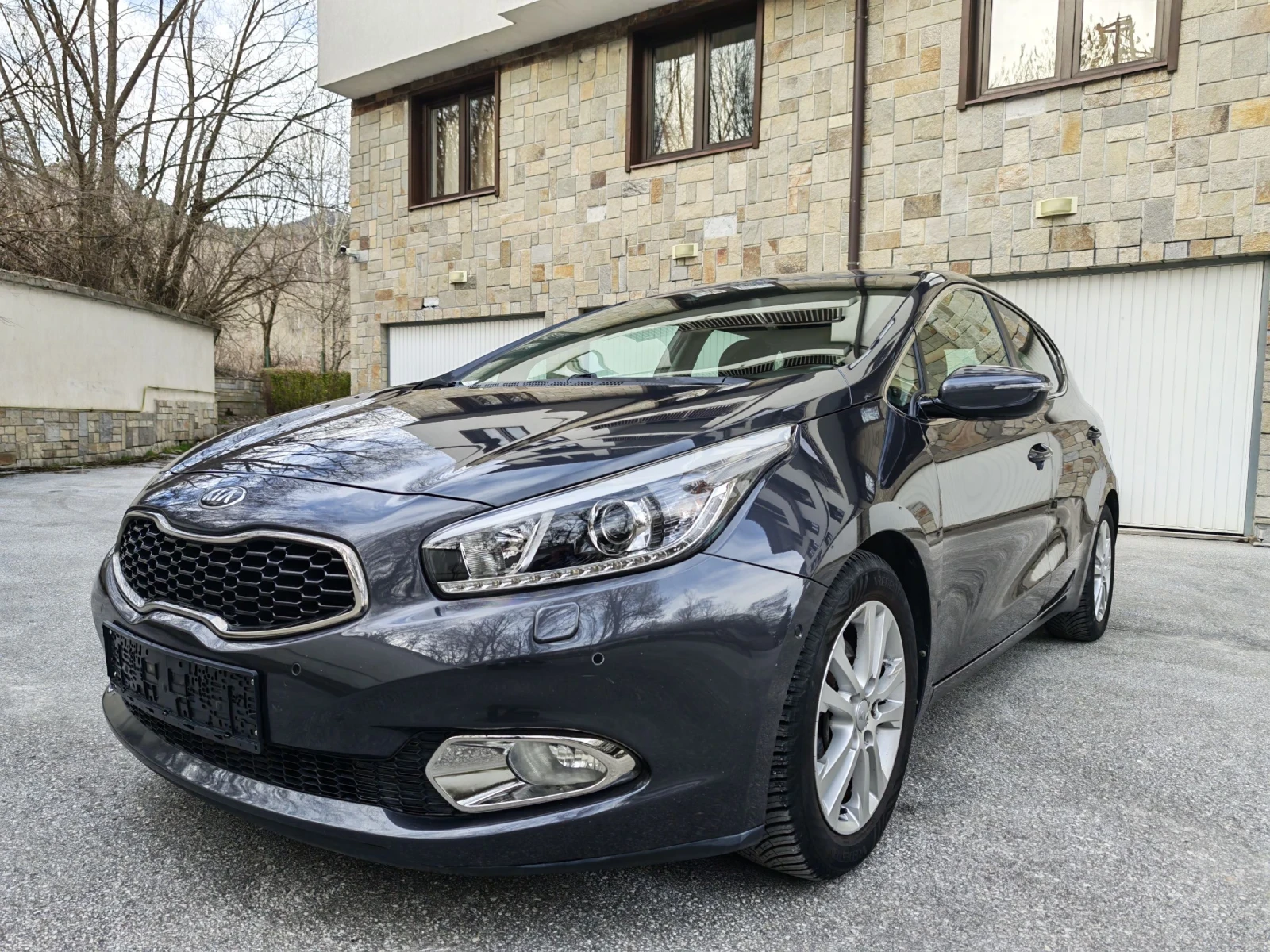 Kia Ceed 1.6 GDI 135 к.с premium , снимка 2 - Автомобили и джипове - 54128772