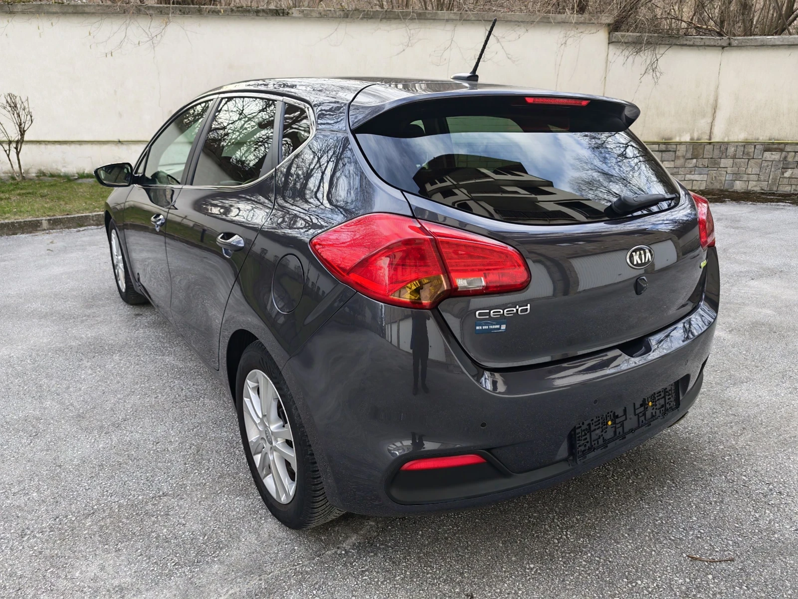 Kia Ceed 1.6 GDI 135 к.с premium , снимка 6 - Автомобили и джипове - 54128772