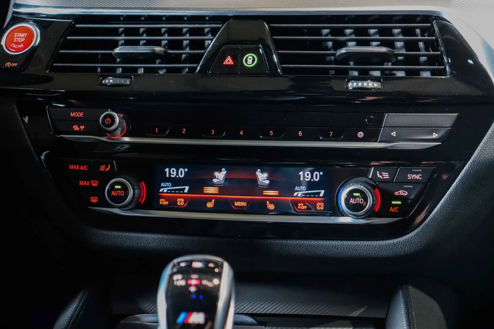 BMW M5 xDRIVE/600HP/CARBON/B&W/360/HUD/LASER/307z, снимка 13 - Автомобили и джипове - 54227936