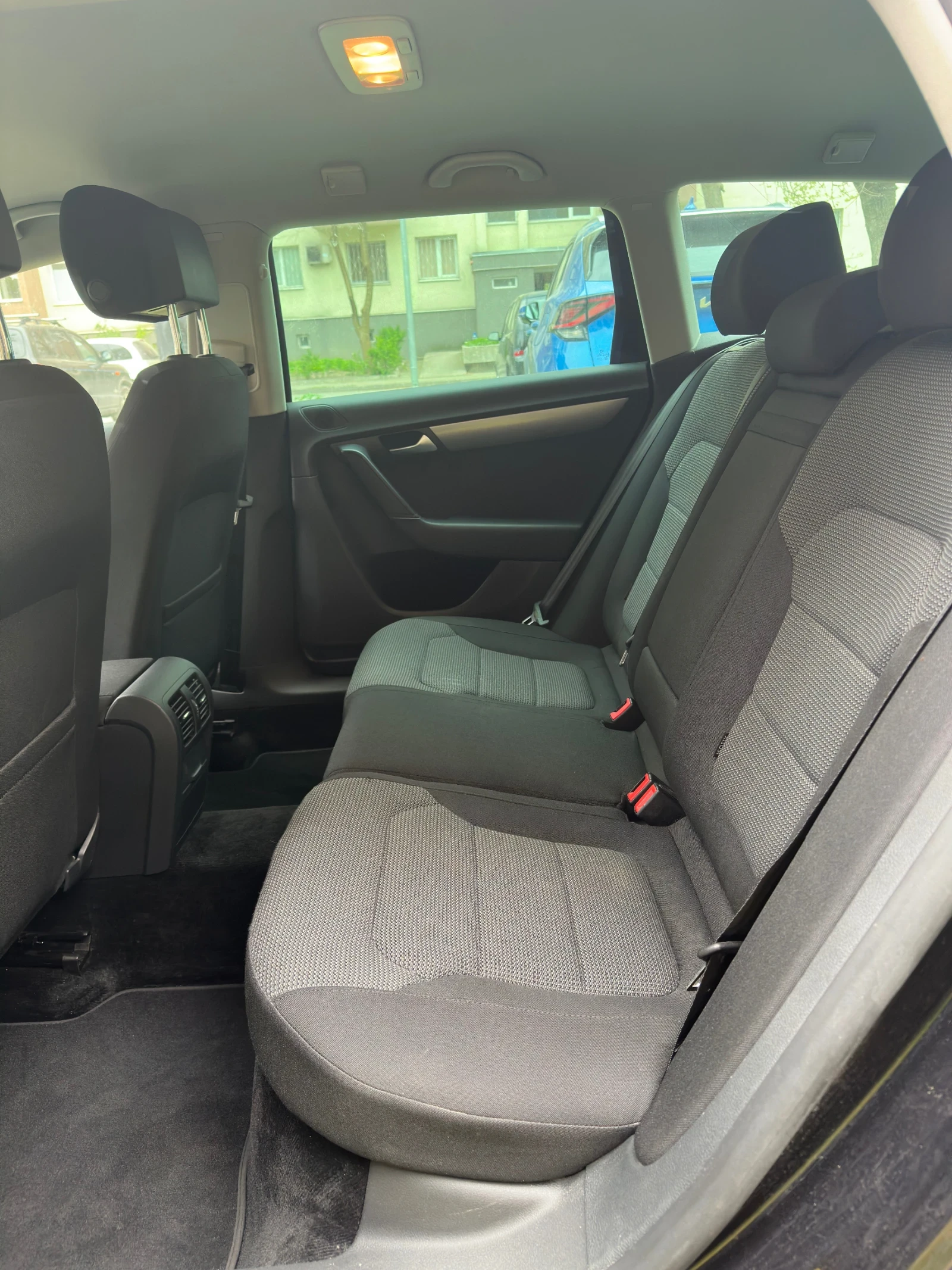 VW Passat 2.0TDI Bi-XENON/Подгреви/Автопилот/Клима, снимка 15 - Автомобили и джипове - 54368925