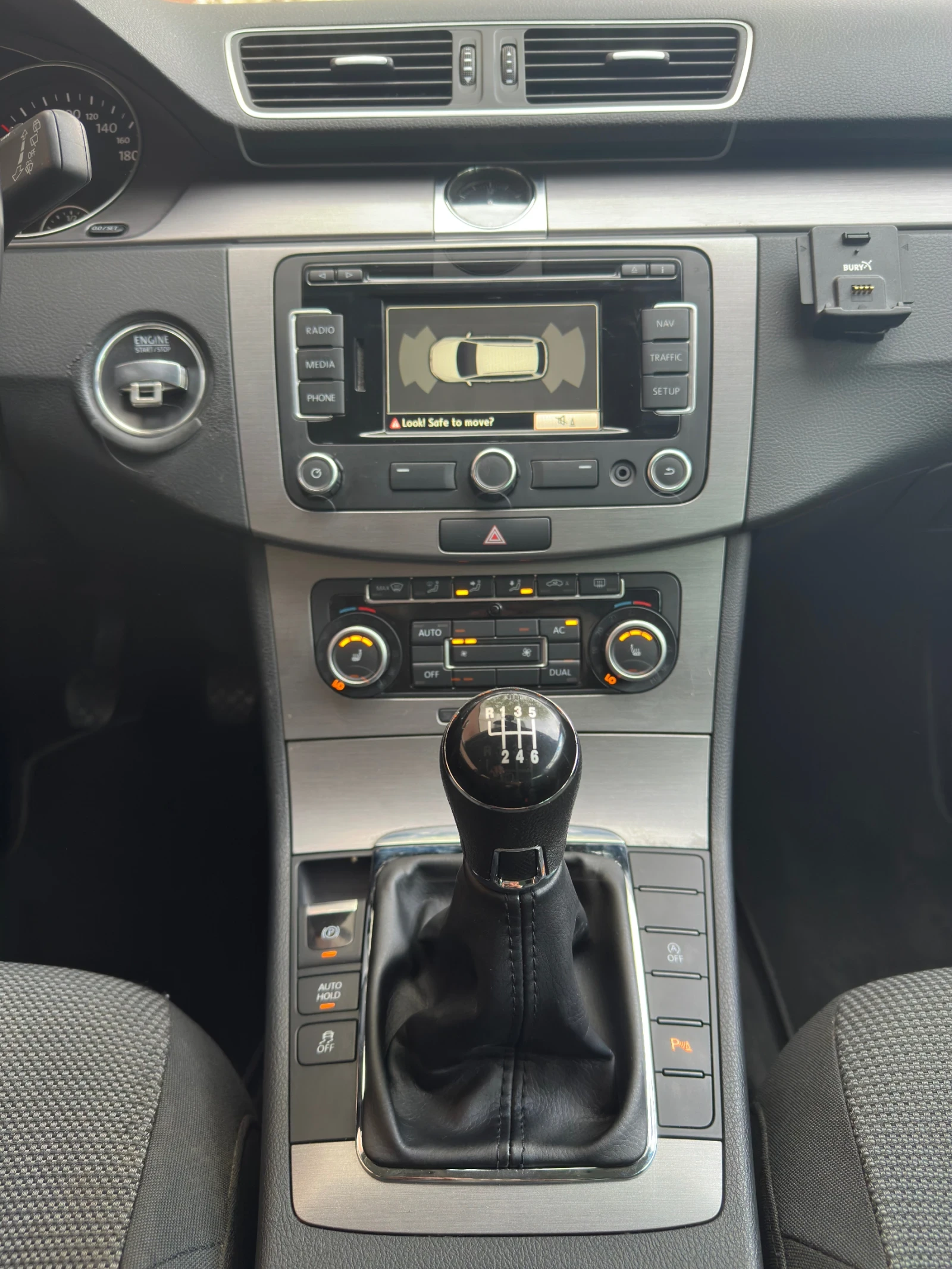 VW Passat 2.0TDI Bi-XENON/Подгреви/Автопилот/Клима, снимка 12 - Автомобили и джипове - 54368925