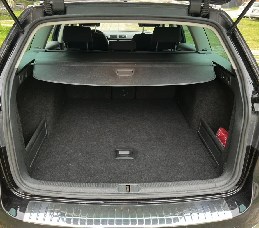 VW Passat 2.0TDI Bi-XENON/Подгреви/Автопилот/Клима, снимка 16 - Автомобили и джипове - 54368925