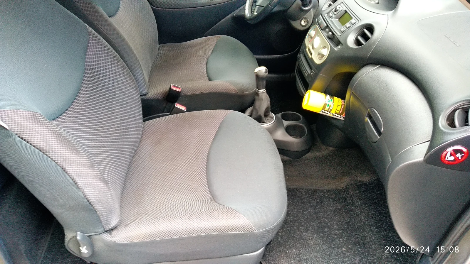 Toyota Yaris 1.0 VVT-I, снимка 9 - Автомобили и джипове - 54661722