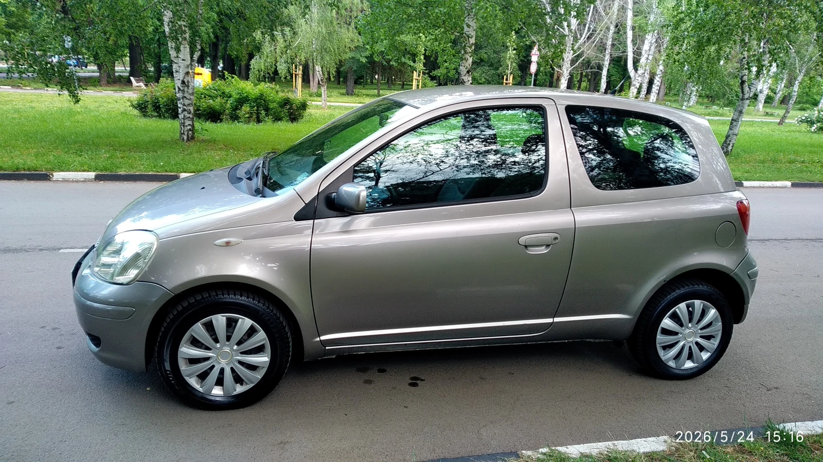 Toyota Yaris 1.0 VVT-I, снимка 5 - Автомобили и джипове - 54661722