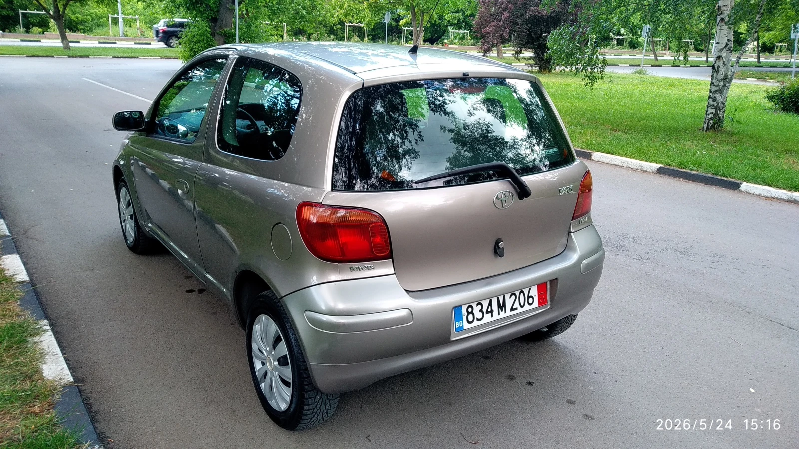 Toyota Yaris 1.0 VVT-I, снимка 6 - Автомобили и джипове - 54661722