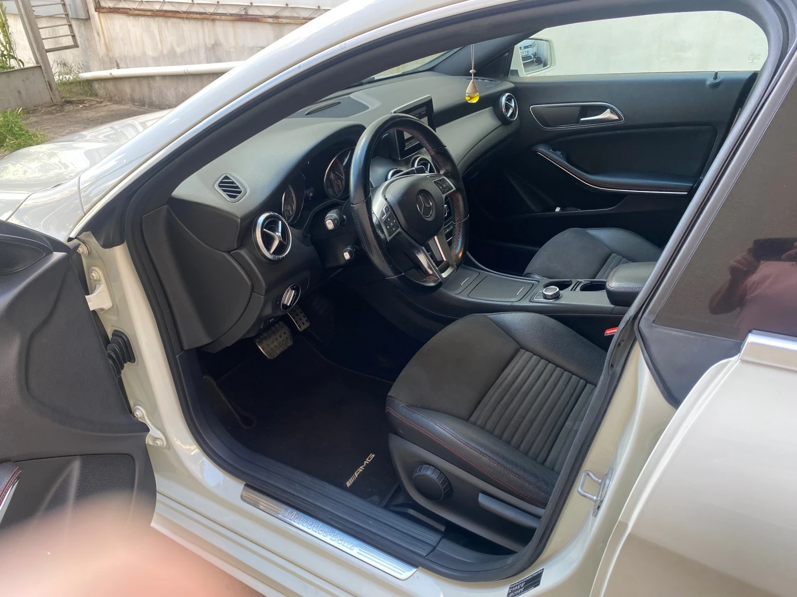 Mercedes-Benz CLA 220 AMG , снимка 7 - Автомобили и джипове - 54722576