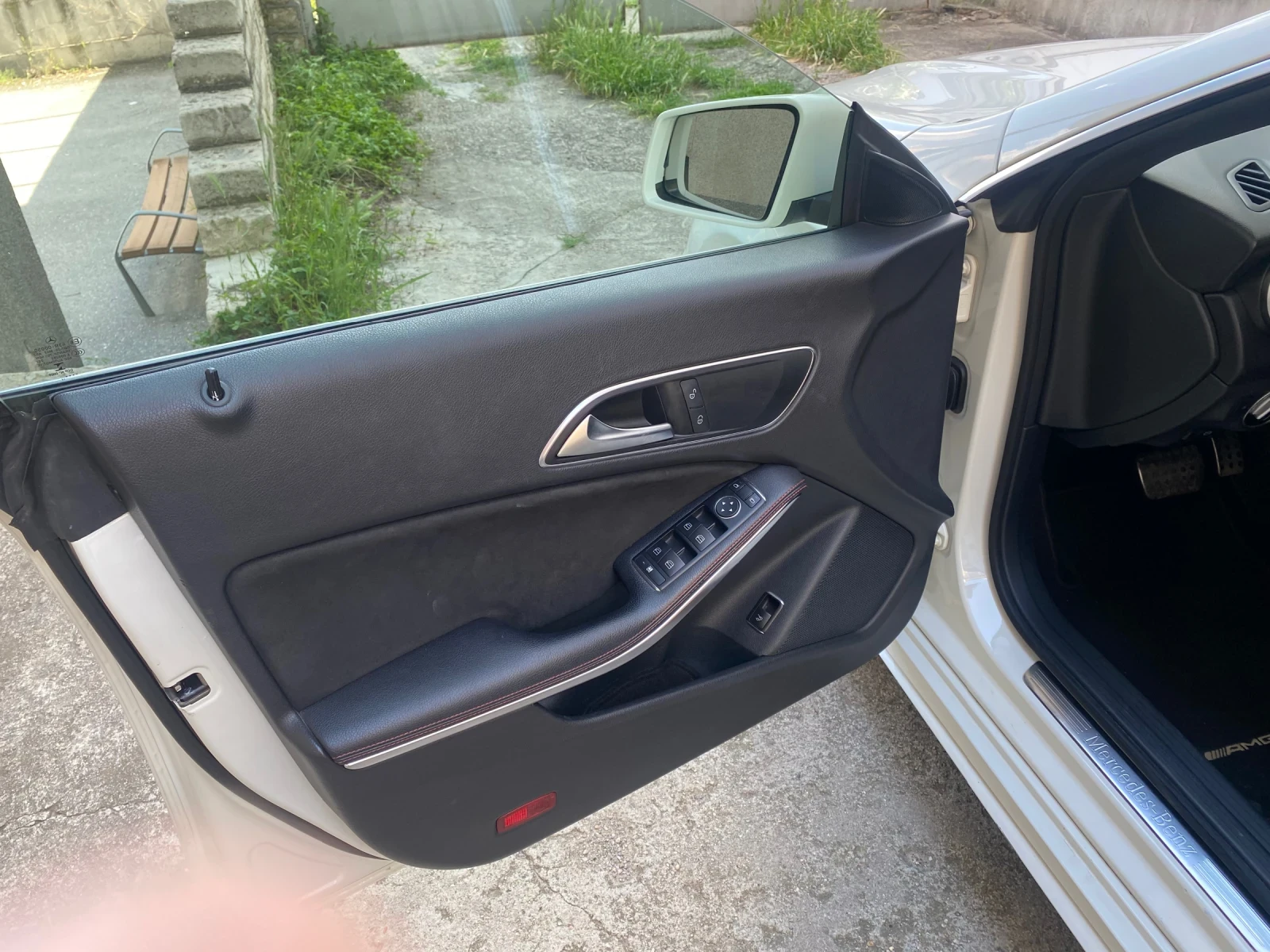 Mercedes-Benz CLA 220 AMG , снимка 8 - Автомобили и джипове - 54722576
