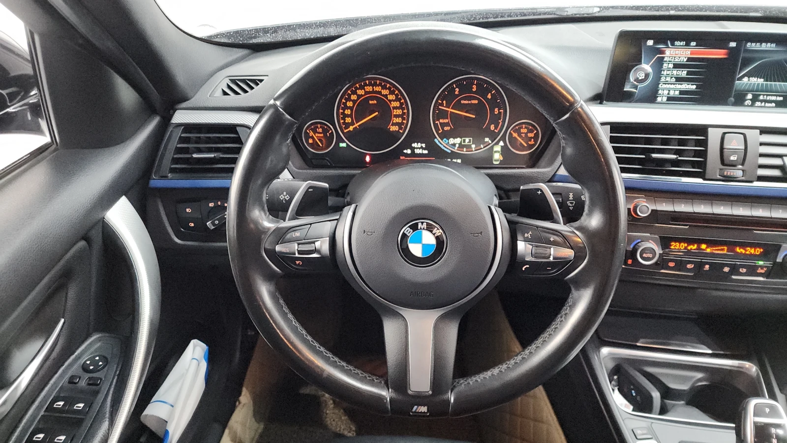 BMW 320 M PERFORMANCE EDITION* HEAD-UP* КРАЙНА ЦЕНА, снимка 6 - Автомобили и джипове - 54751611