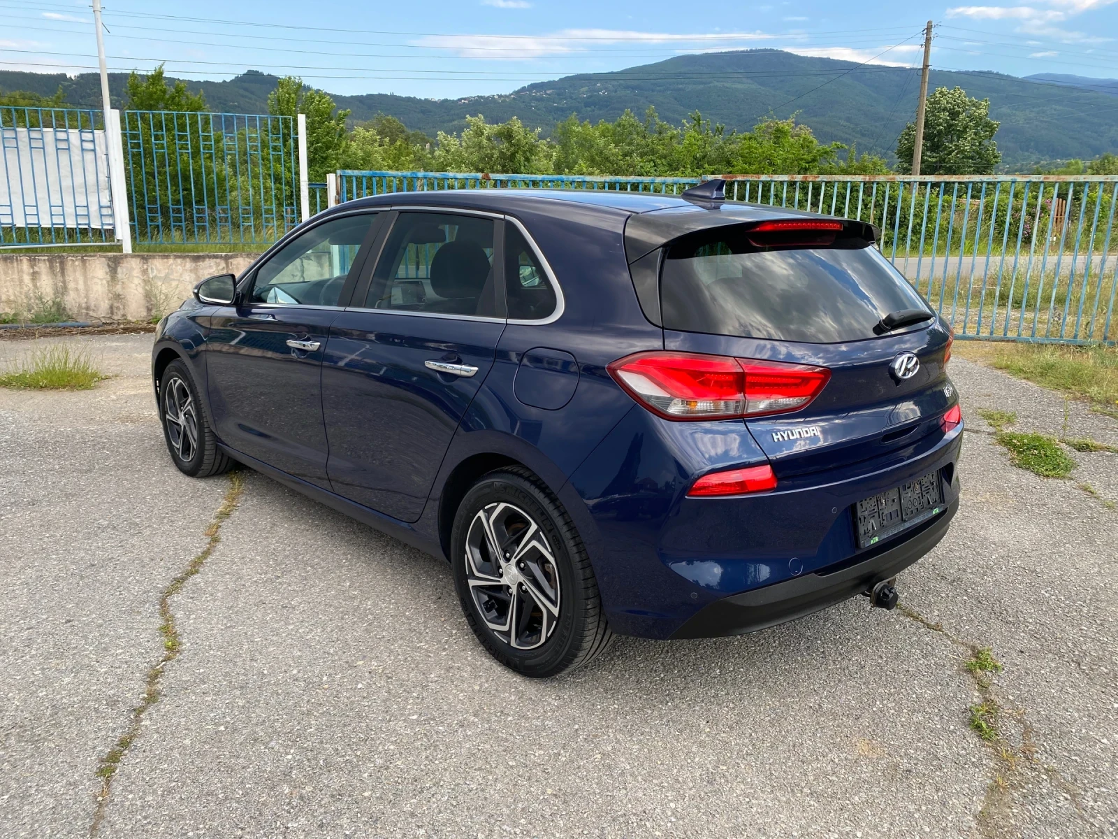 Hyundai I30 1.6CRDI Exclusive, Key Less, Full LED, Navi, снимка 6 - Автомобили и джипове - 54804761