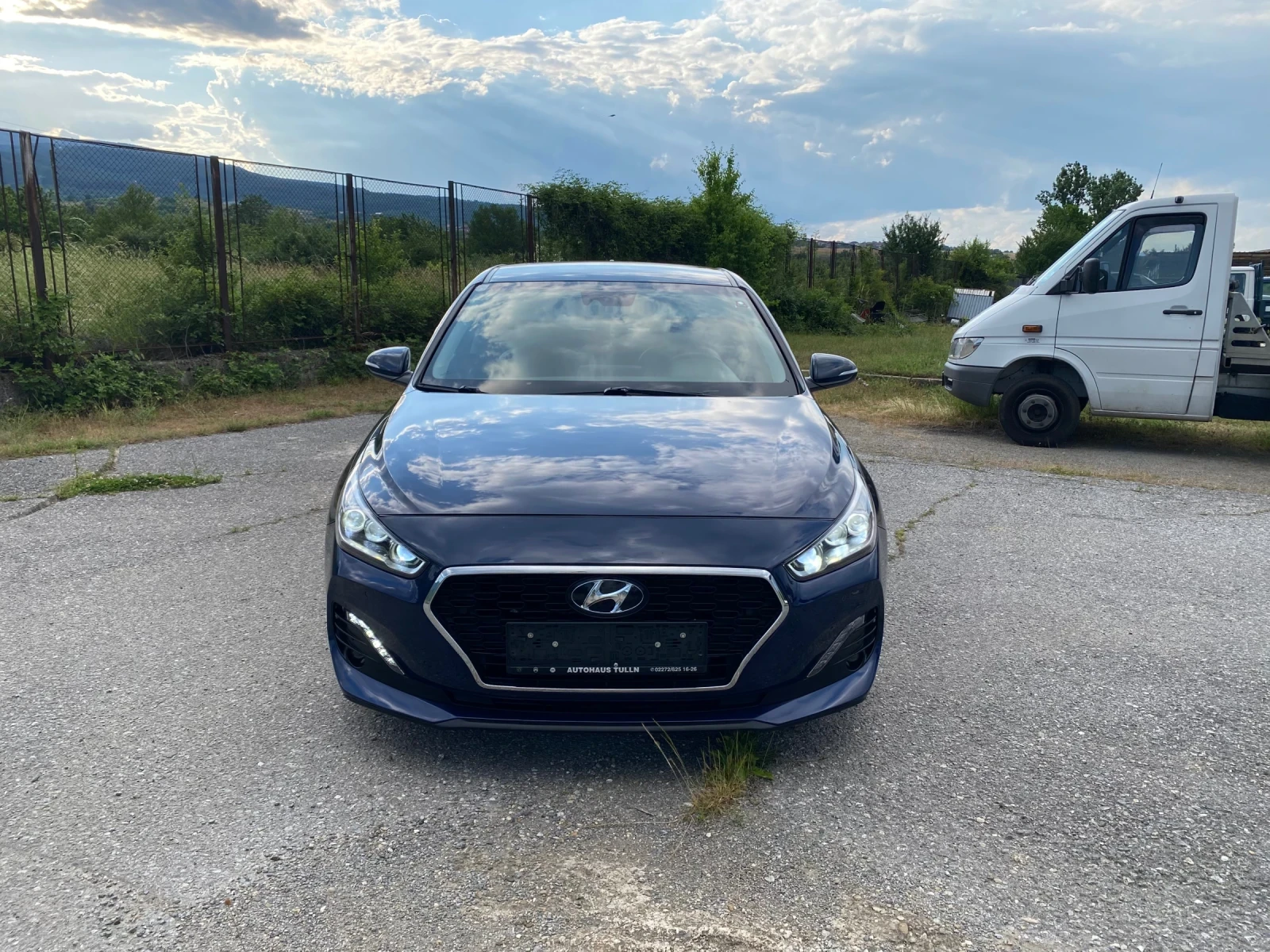 Hyundai I30 1.6CRDI Exclusive, Key Less, Full LED, Navi, снимка 2 - Автомобили и джипове - 54804761