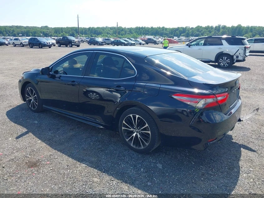 Toyota Camry 2.5l Se, снимка 3 - Автомобили и джипове - 55381122