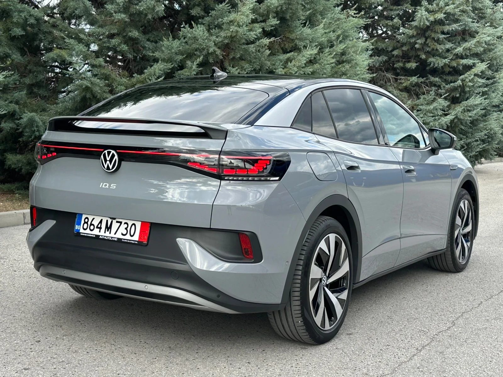 VW ID.5 Full/MATRIX/PANO/HeadUp/360Cam/Keyless/Sport seats, снимка 5 - Автомобили и джипове - 55398125