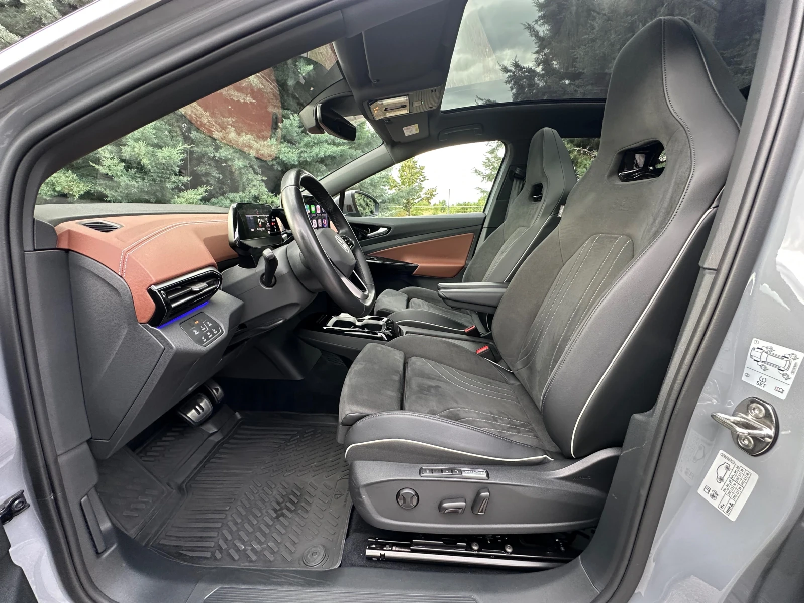 VW ID.5 Full/MATRIX/PANO/HeadUp/360Cam/Keyless/Sport seats, снимка 9 - Автомобили и джипове - 55398125