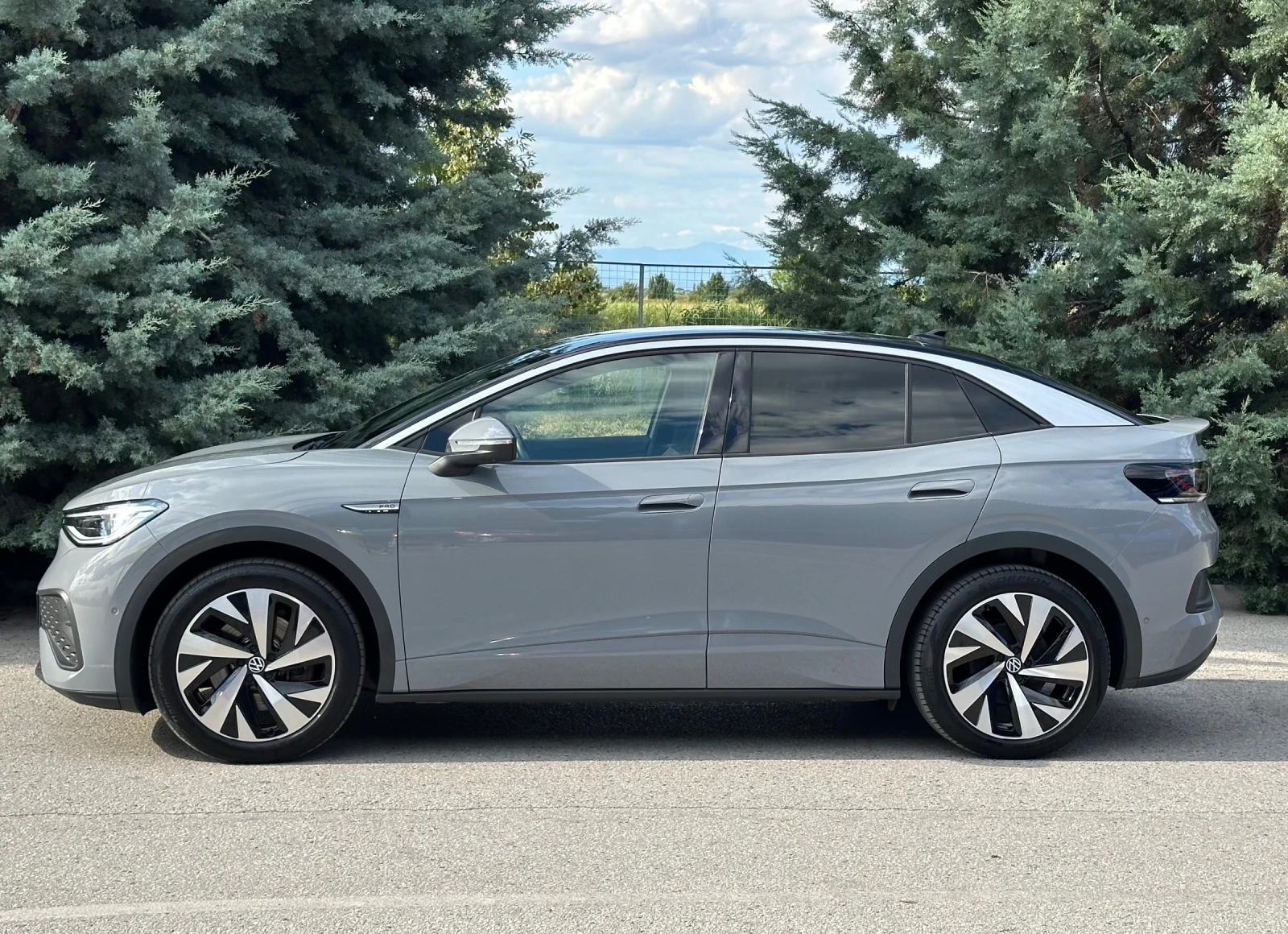 VW ID.5 Full/MATRIX/PANO/HeadUp/360Cam/Keyless/Sport seats, снимка 8 - Автомобили и джипове - 55398125