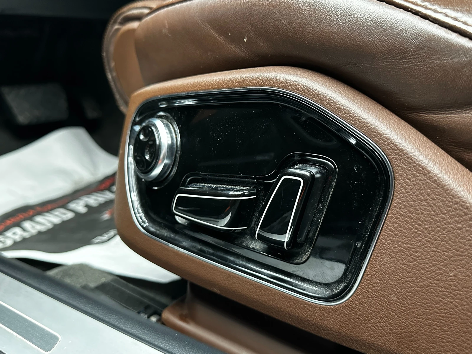 Audi A8 4.2i 371 к.с./от Корея, снимка 14 - Автомобили и джипове - 55587903