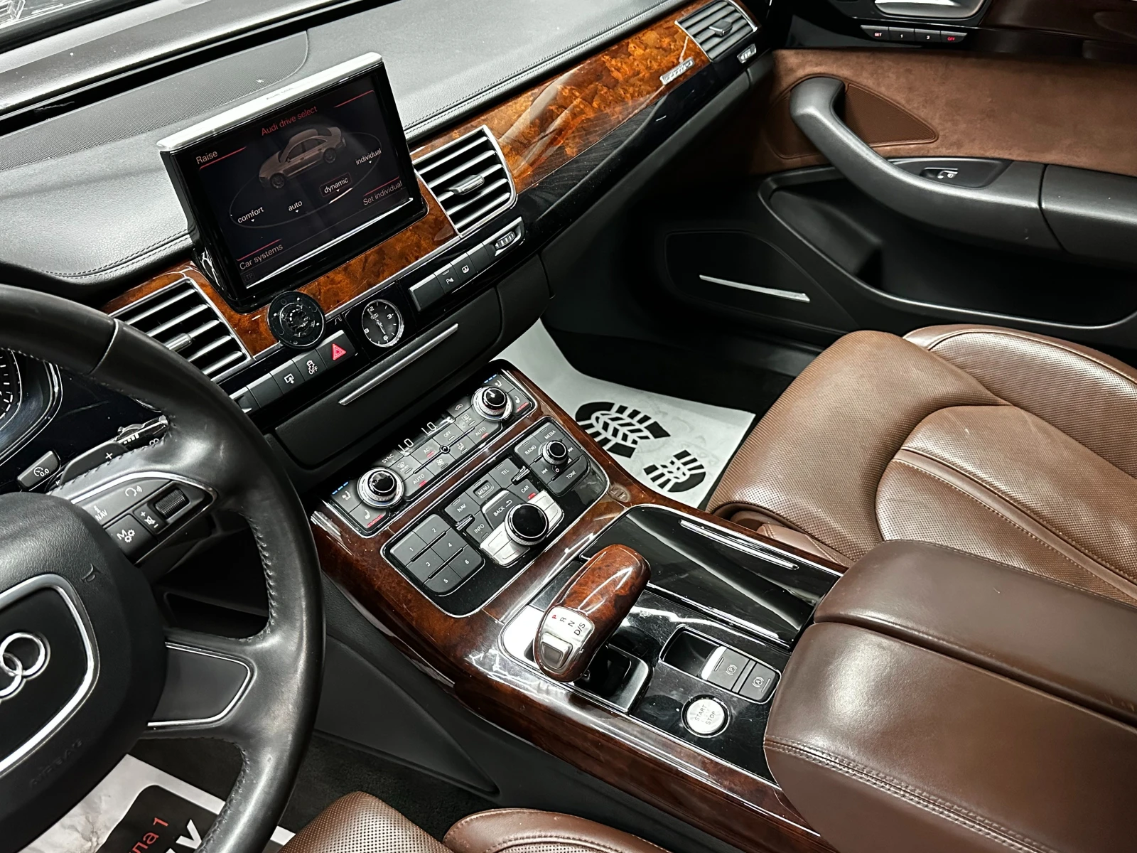 Audi A8 4.2i 371 к.с./от Корея, снимка 10 - Автомобили и джипове - 55587903
