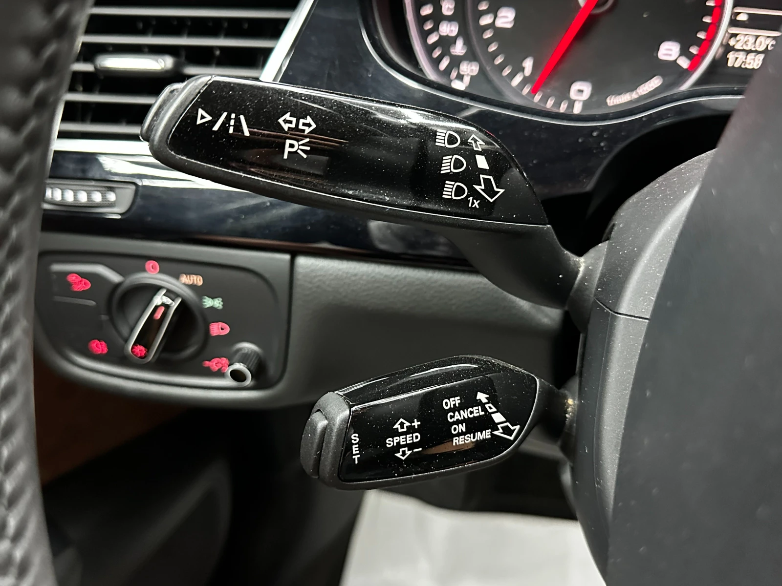 Audi A8 4.2i 371 к.с./от Корея, снимка 13 - Автомобили и джипове - 55587903