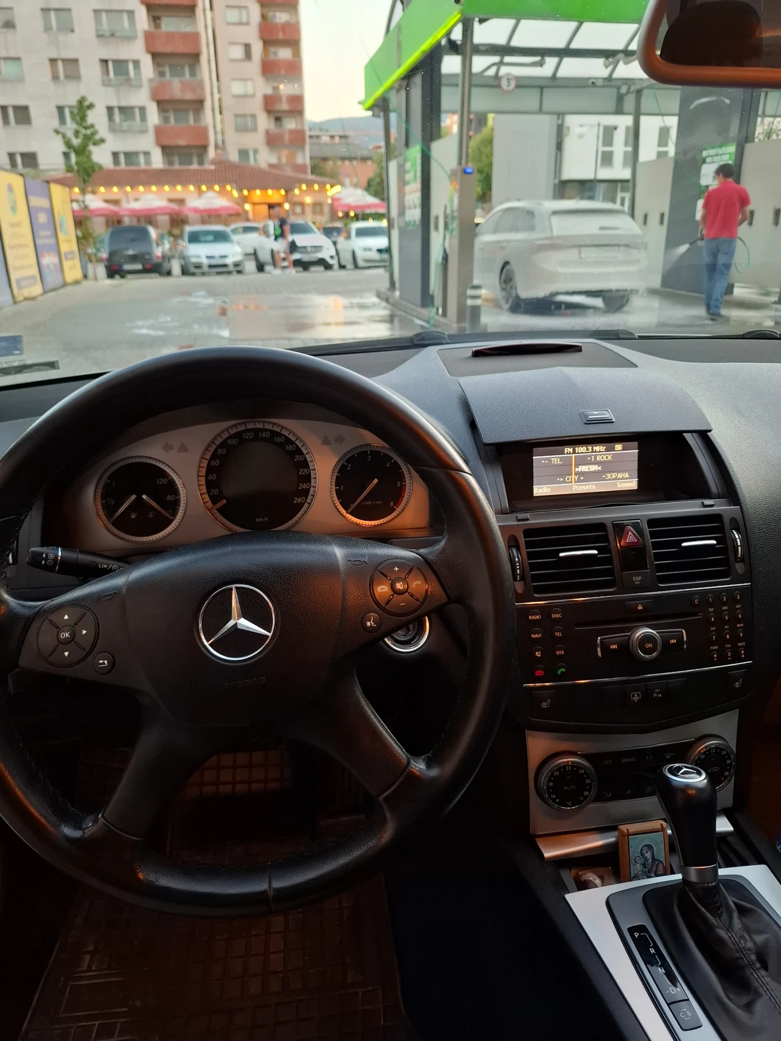 Mercedes-Benz C 320 Avantgarde, снимка 8 - Автомобили и джипове - 55786161