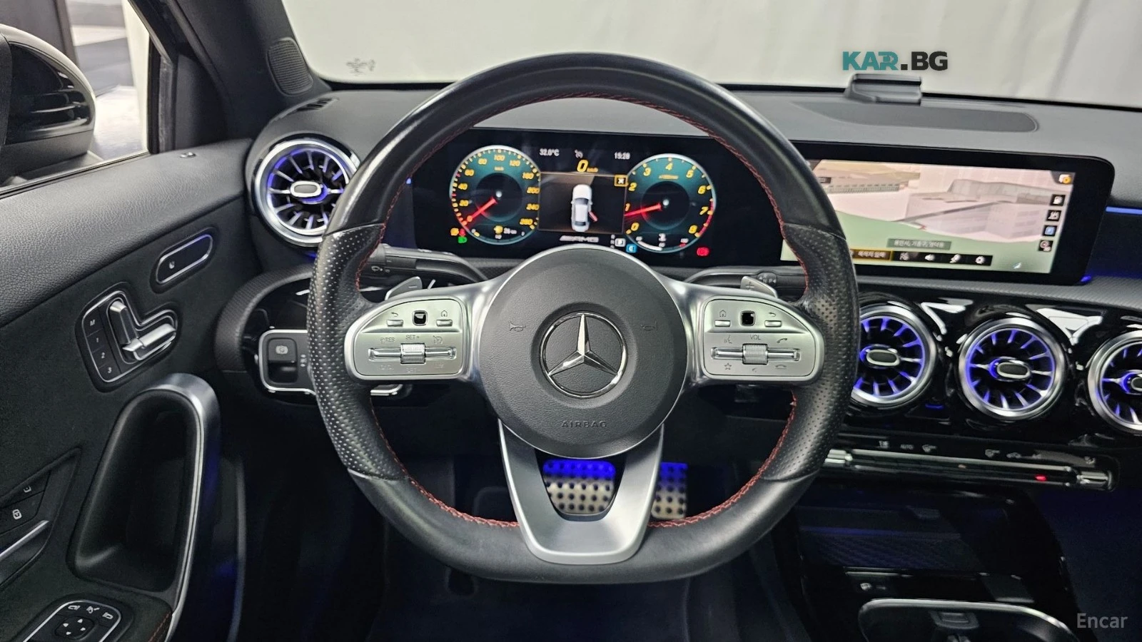 Mercedes-Benz A 35 AMG* 4MATIC* КАМЕРА* ПОДГРЕВ* SUNROOF* М.ТОЧКА* , снимка 6 - Автомобили и джипове - 55790617