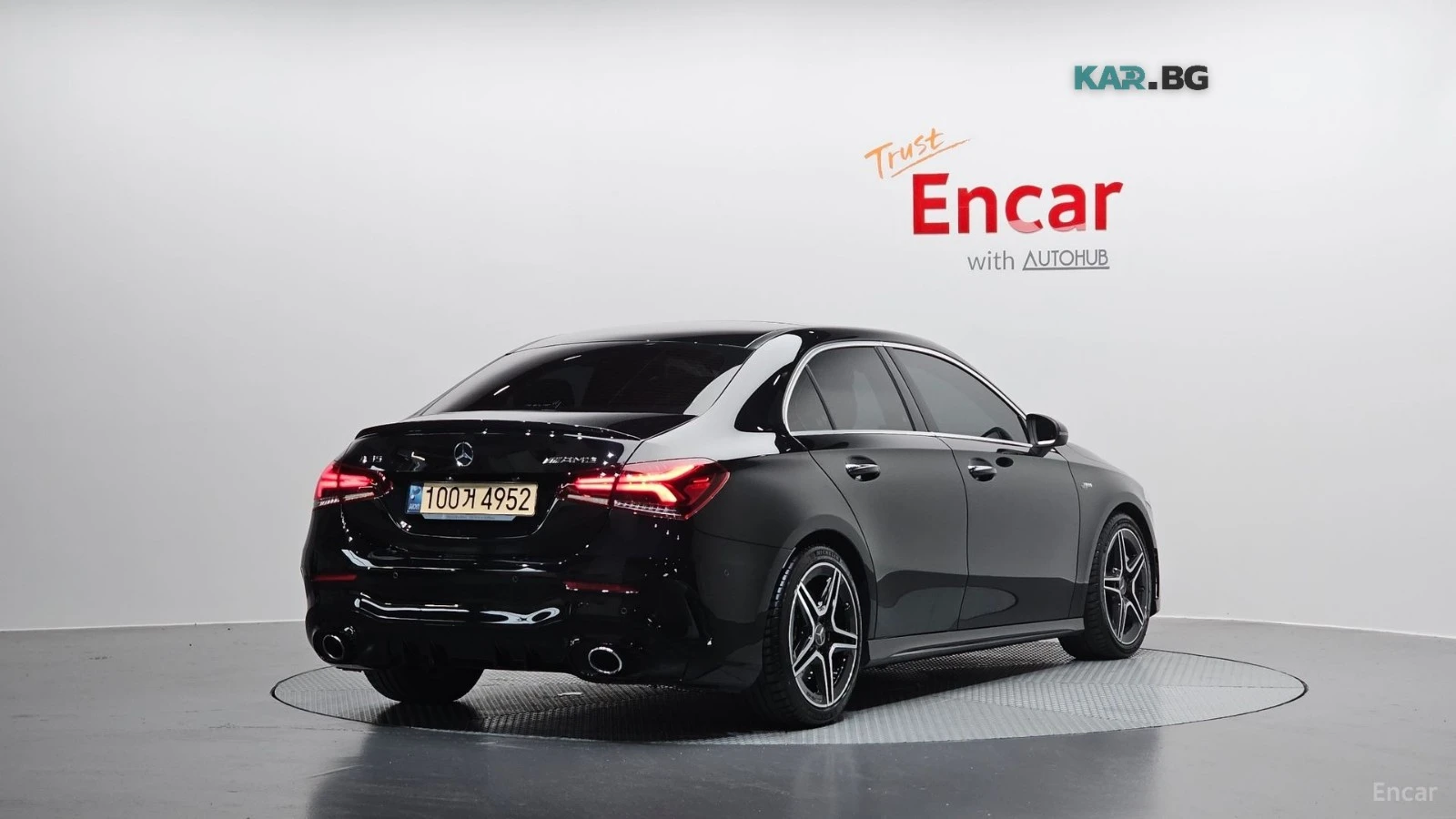 Mercedes-Benz A 35 AMG* 4MATIC* КАМЕРА* ПОДГРЕВ* SUNROOF* М.ТОЧКА* , снимка 3 - Автомобили и джипове - 55790617