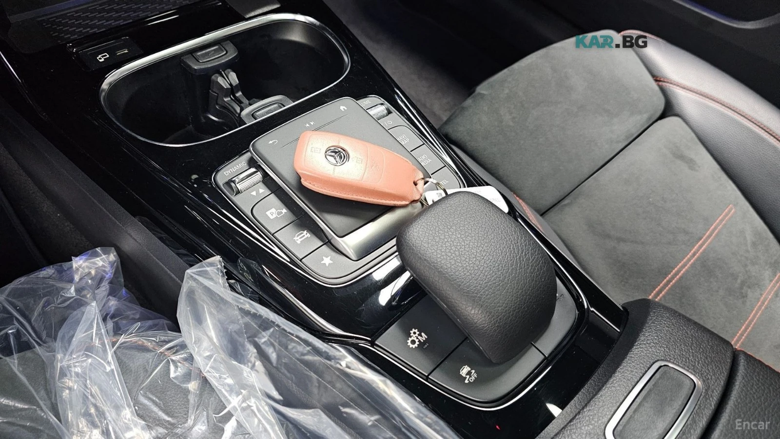 Mercedes-Benz A 35 AMG* 4MATIC* КАМЕРА* ПОДГРЕВ* SUNROOF* М.ТОЧКА* , снимка 13 - Автомобили и джипове - 55790617