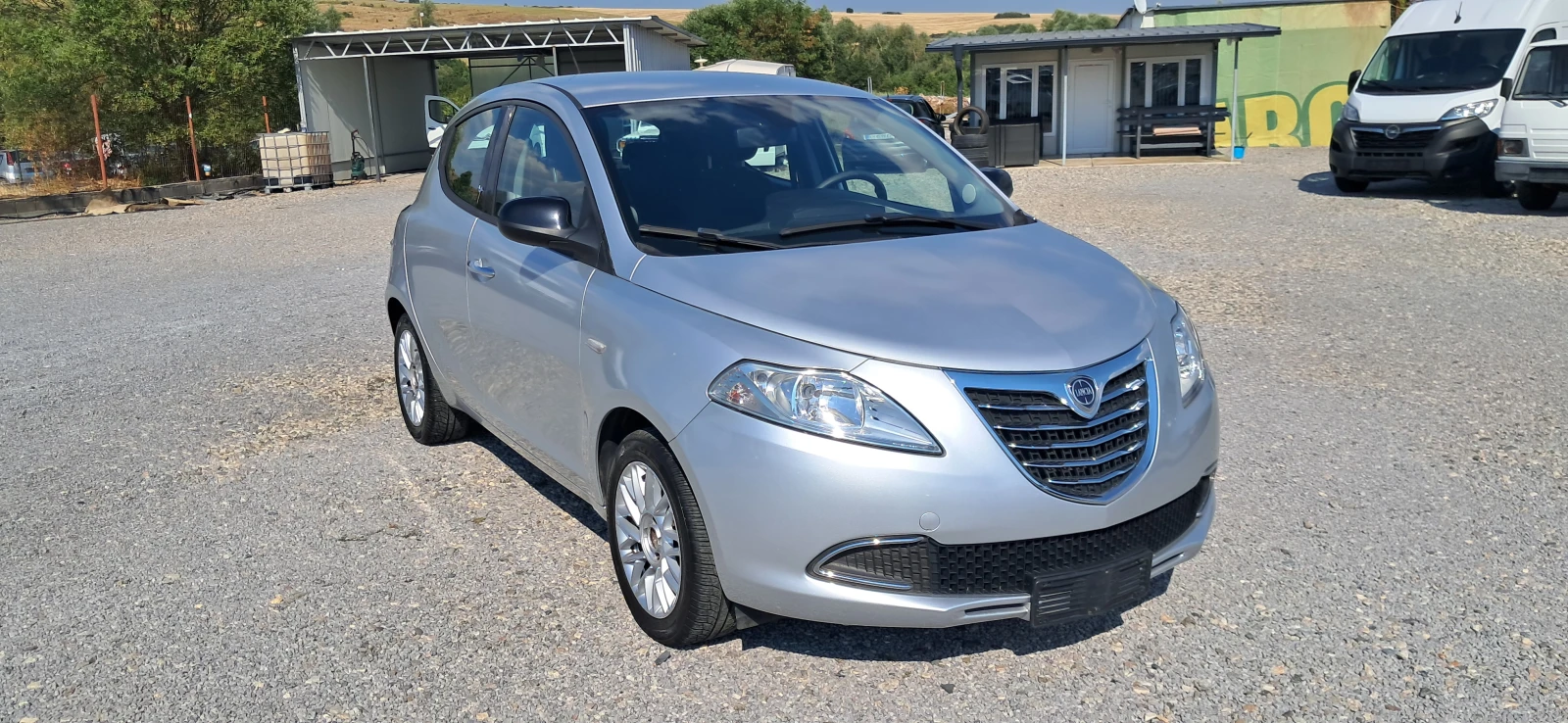 Lancia Ypsilon 1.2i, снимка 6 - Автомобили и джипове - 55958725