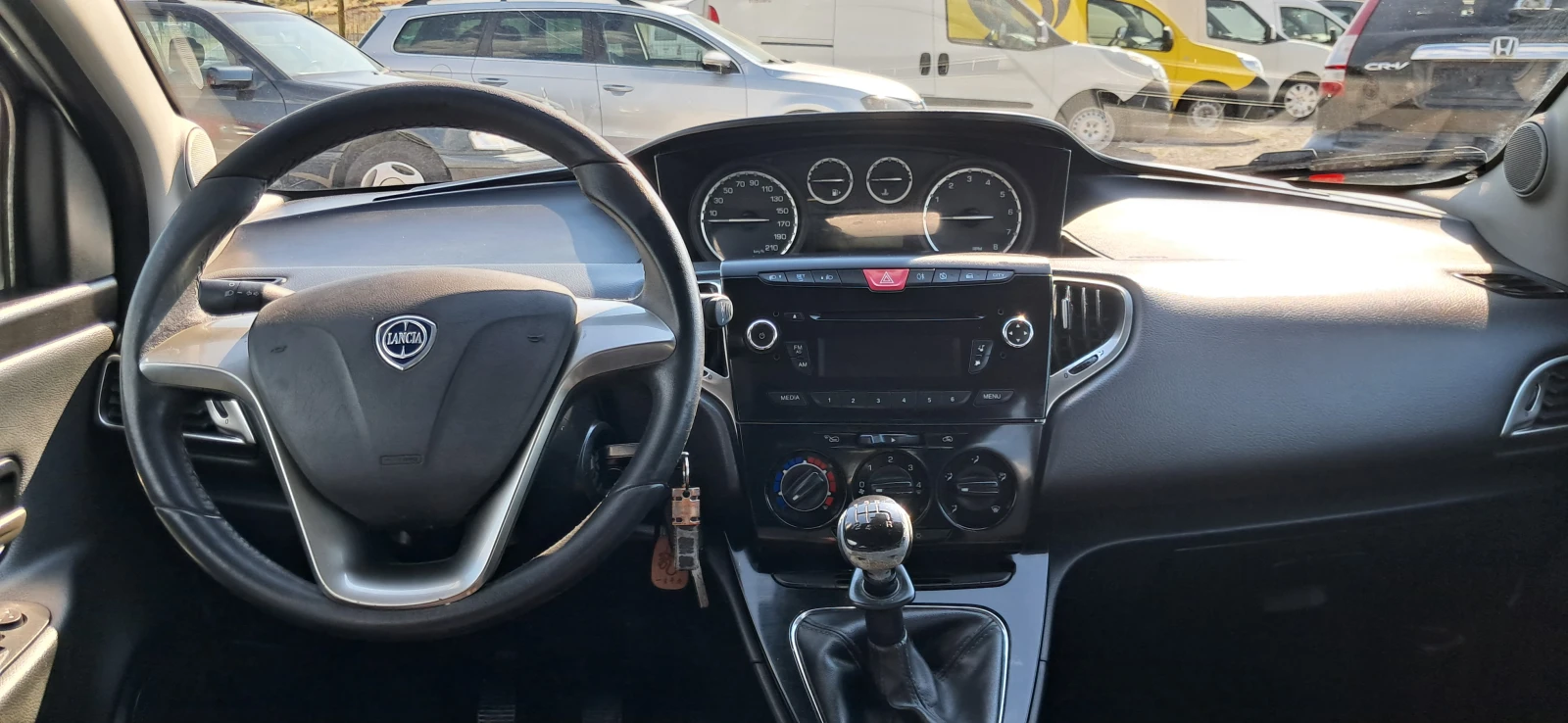 Lancia Ypsilon 1.2i, снимка 7 - Автомобили и джипове - 55958725