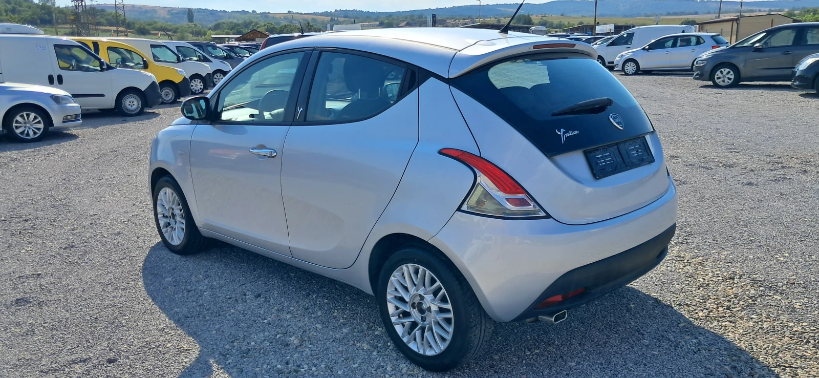 Lancia Ypsilon 1.2i, снимка 3 - Автомобили и джипове - 55958725
