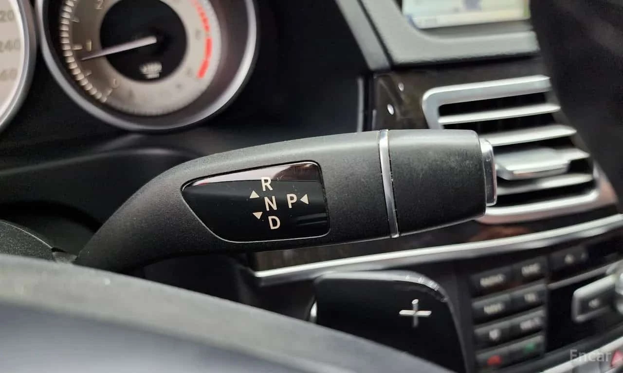 Mercedes-Benz E 220 * E220 Bluetec Avantgarde * , снимка 9 - Автомобили и джипове - 56594315