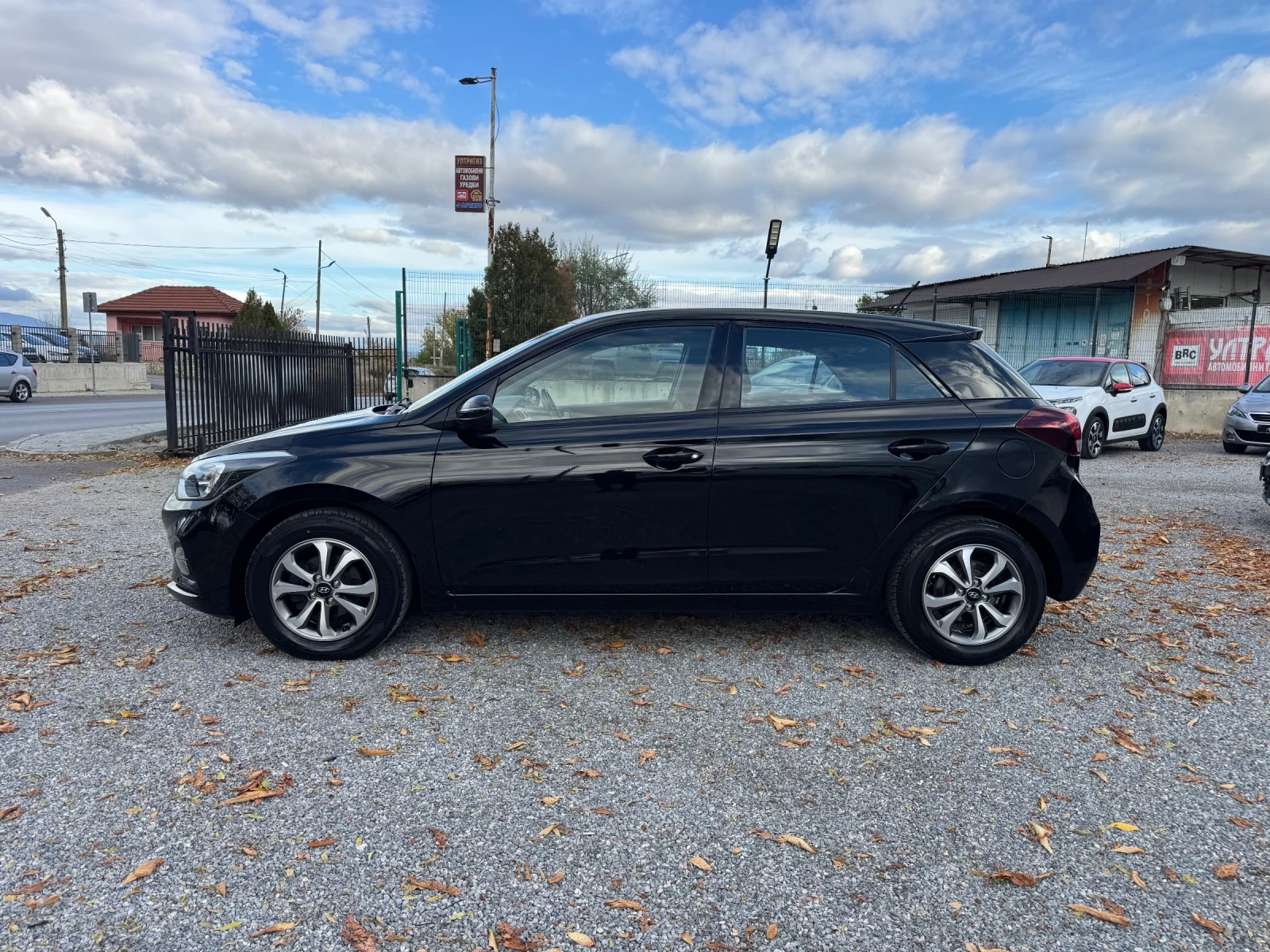 Hyundai I20 1.25i Facelift!! CAMERA!! NAVI !! , снимка 4 - Автомобили и джипове - 56712221