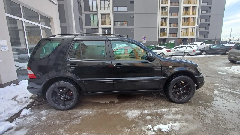 Mercedes-Benz ML 320 320 Ръчни скорости - работи идеално на Гази на Бен, снимка 3 - Автомобили и джипове - 48669769