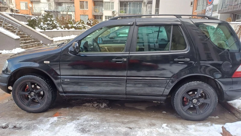 Mercedes-Benz ML 320 320 Ръчни скорости - работи идеално на Гази на Бен, снимка 6 - Автомобили и джипове - 48669769