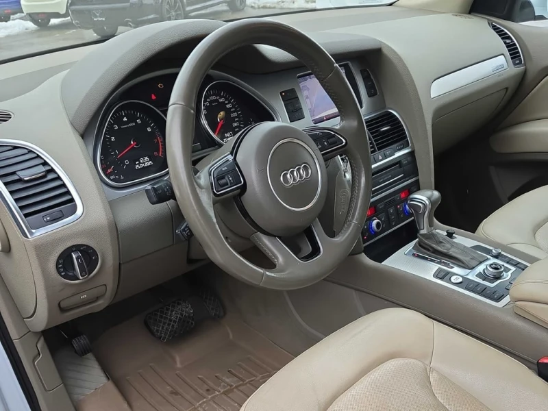 Audi Q7 * 3.0L Sport * CARFAX * ФИНАНСИРАНЕ, снимка 5 - Автомобили и джипове - 52830682