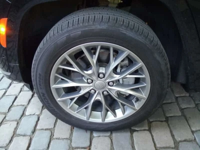 Jeep Grand cherokee  Summit * 5.7 HEMI * 4WD * CARFAX * , снимка 16 - Автомобили и джипове - 55645207
