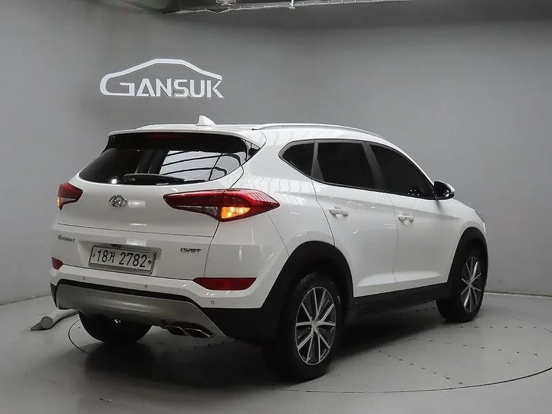 Hyundai Tucson 2.0 - САМО 30% АВАНС, снимка 4 - Автомобили и джипове - 56065931