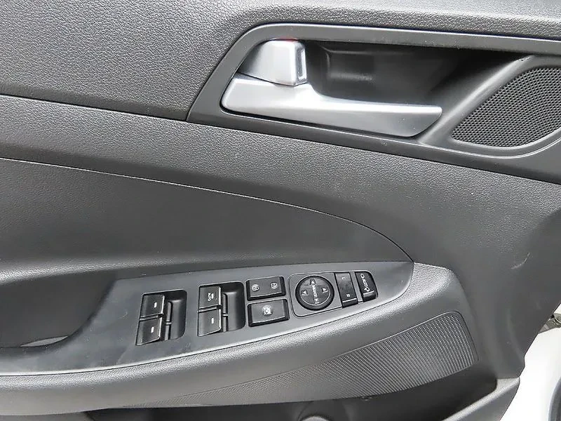 Hyundai Tucson 2.0 - САМО 30% АВАНС, снимка 13 - Автомобили и джипове - 56065931