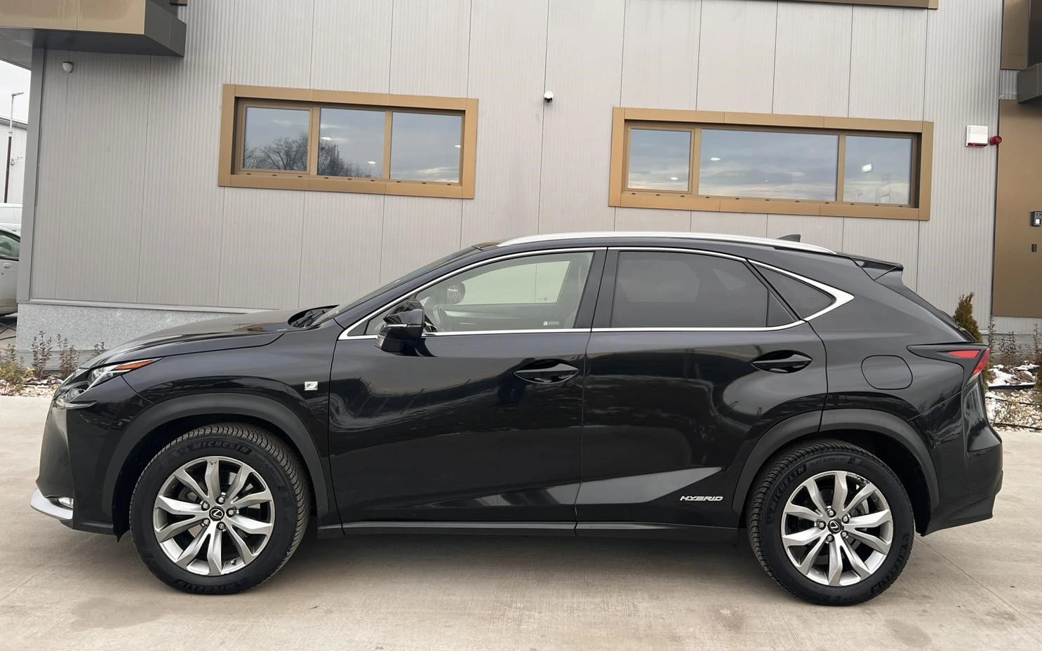 Lexus NX 300h F-Sport - изображение 4