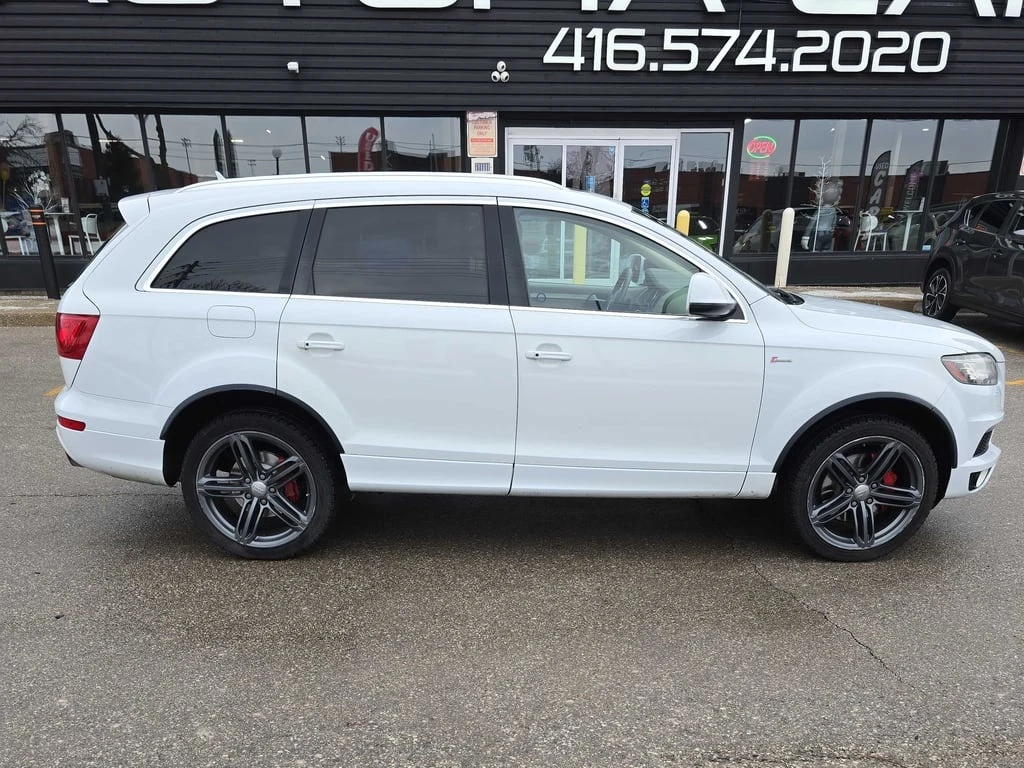 Audi Q7 * 3.0L Sport * CARFAX * ФИНАНСИРАНЕ - изображение 3