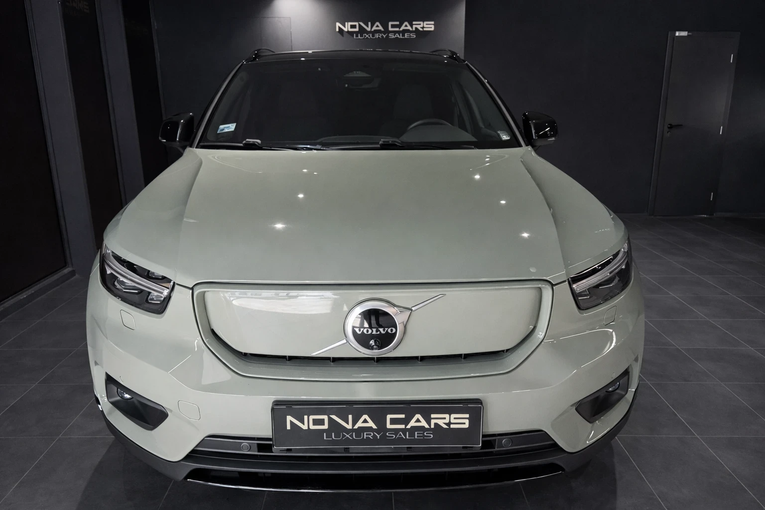 Volvo XC40, снимка 2 - Автомобили и джипове - 54131830