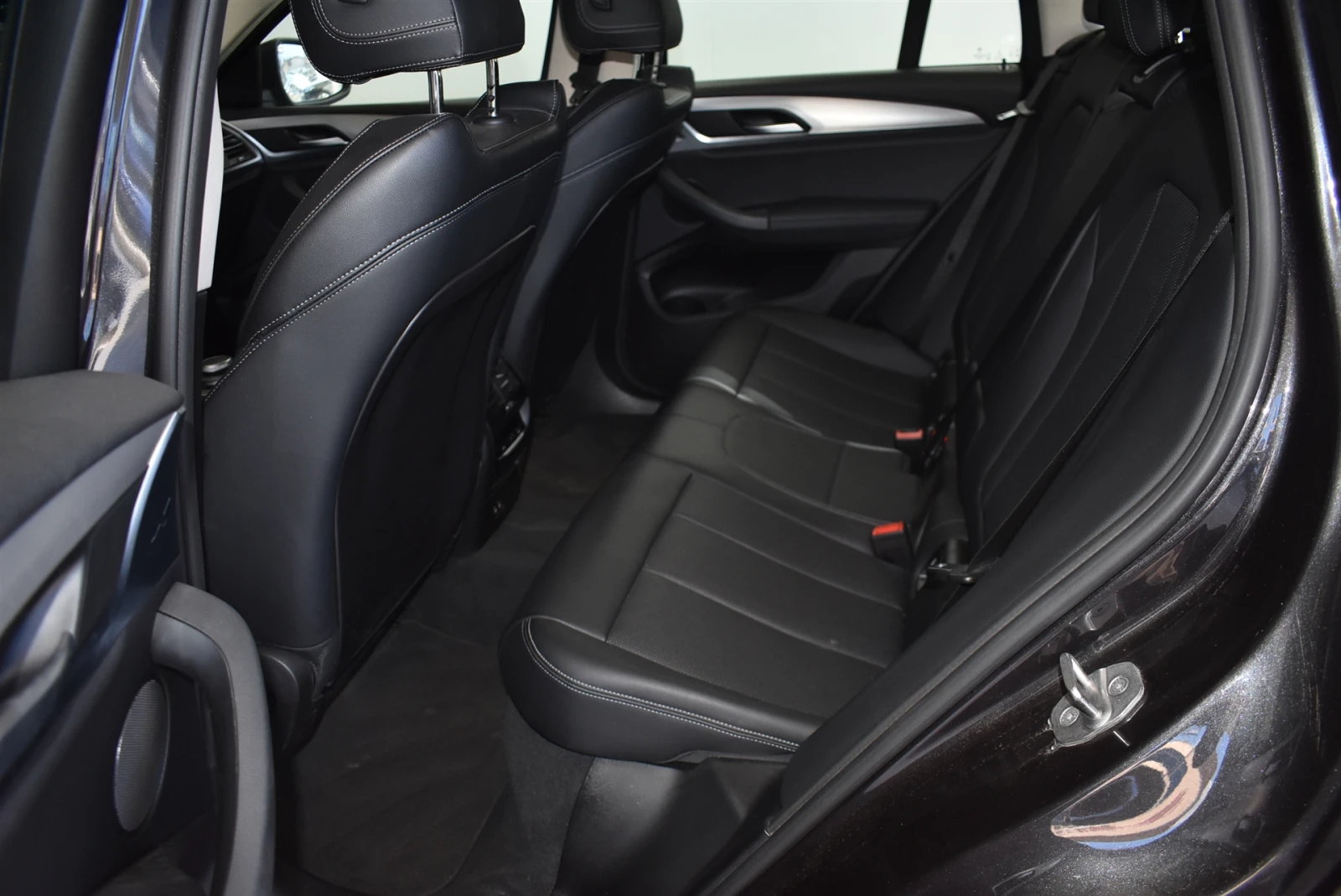 BMW X4 xDrive20i, снимка 9 - Автомобили и джипове - 54191576